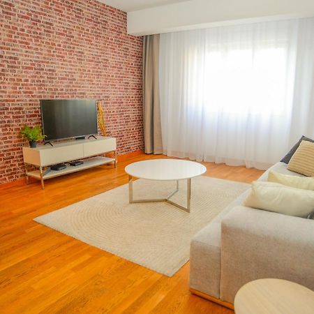 Lovely Apartment At City Quart Podgorica Buitenkant foto